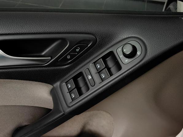 Volkswagen Golf VI с пробегом 2012 года, цена 909 000 рублей, 143853 км, хэтчбек, Автокод Объявления