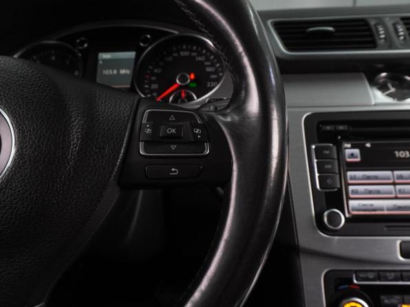 Volkswagen Passat B7 с пробегом 2011 года, цена 1 113 000 рублей, 300661 км, седан, Автокод Объявления