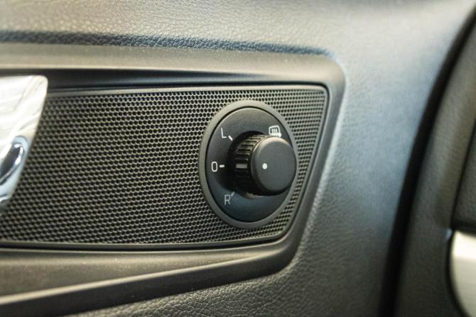 Skoda Yeti I Рестайлинг с пробегом 2014 года, цена 1 379 000 рублей, 141841 км, внедорожник, Автокод Объявления