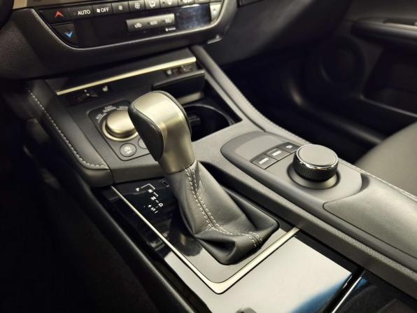 Lexus ES VI Рестайлинг с пробегом 2016 года, цена 2 249 000 рублей, 89664 км, седан, Автокод Объявления