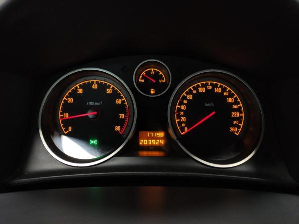 Opel Astra H Рестайлинг с пробегом 2008 года, цена 445 000 рублей, 203922 км, седан, Автокод Объявления