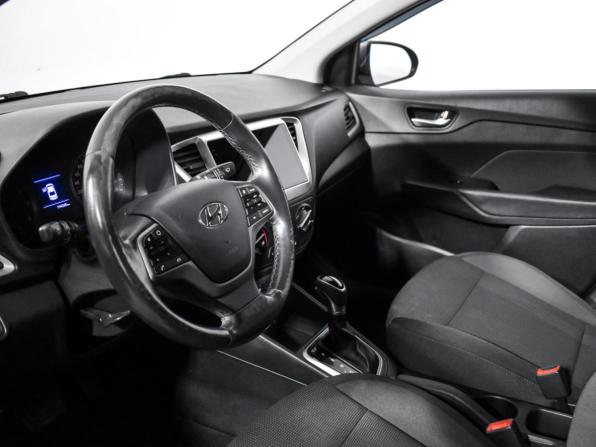 Hyundai Solaris II с пробегом 2017 года, цена 995 000 рублей, 194320 км, седан, Автокод Объявления