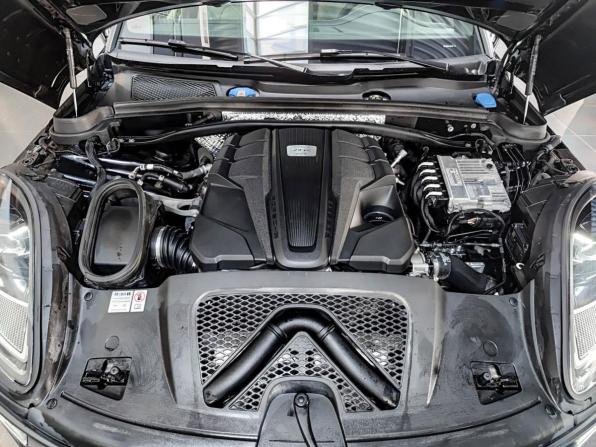 Porsche Macan I Рестайлинг 2 с пробегом 2022 года, цена 9 390 864 рубля, 13480 км, внедорожник, Автокод Объявления