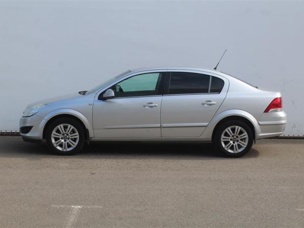 Opel Astra H Рестайлинг с пробегом 2012 года, цена 600 000 рублей, 163232 км, седан, Автокод Объявления