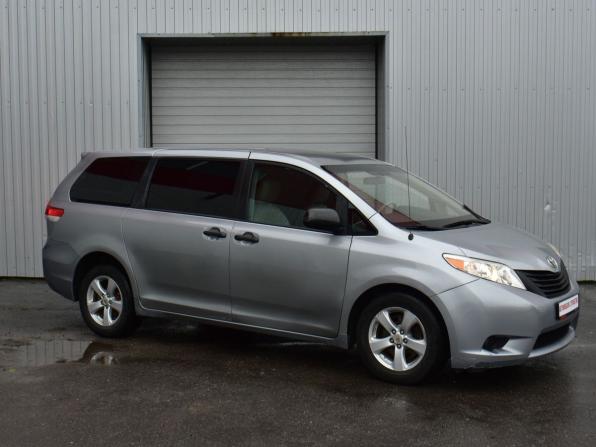 Toyota Sienna III с пробегом 2010 года, цена 1 799 000 рублей, 228000 км, минивэн, Автокод Объявления