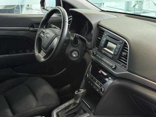 Hyundai Elantra VI (AD) с пробегом 2017 года, цена 1 630 000 рублей, 129331 км, седан, Автокод Объявления