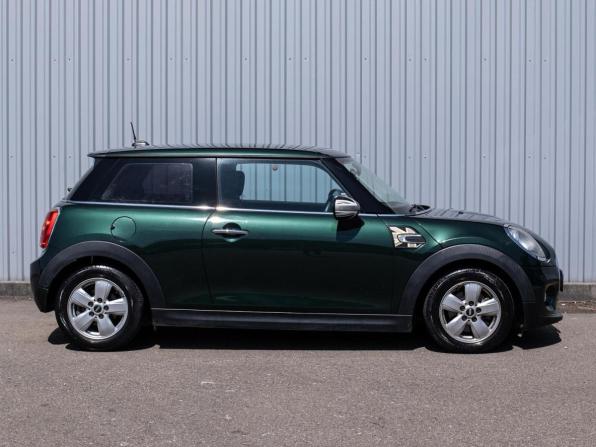 Mini Hatch III (F55/F56) с пробегом 2014 года, цена 1 039 000 рублей, 97557 км, хэтчбек, Автокод Объявления