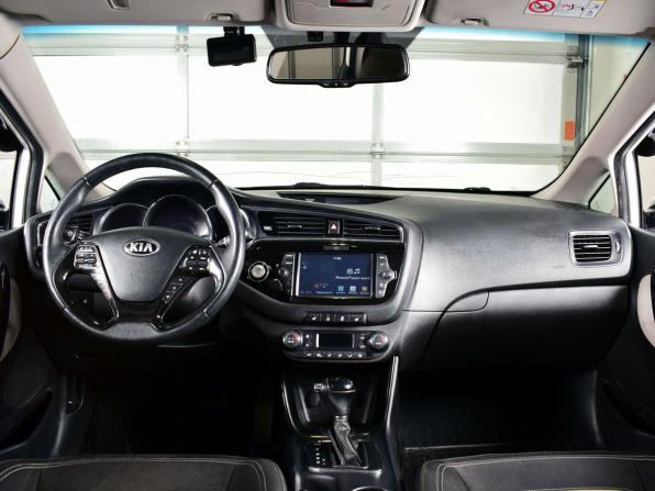 Kia Ceed II Рестайлинг с пробегом 2018 года, цена 1 275 995 рублей, 209882 км, хэтчбек, Автокод Объявления