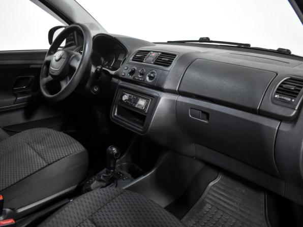 Skoda Fabia II Рестайлинг с пробегом 2010 года, цена 500 000 рублей, 212100 км, хэтчбек, Автокод Объявления