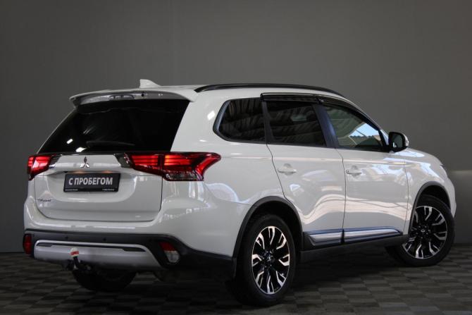 Mitsubishi Outlander III Рестайлинг 3 с пробегом 2021 года, цена 2 365 000 рублей, 127760 км, внедорожник, Автокод Объявления