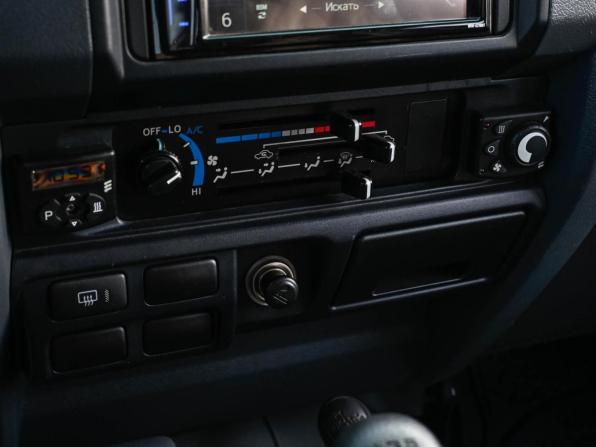 Toyota Land Cruiser 70 Series Рестайлинг 1 с пробегом 2012 года, цена 4 650 000 рублей, 75784 км, внедорожник, Автокод Объявления