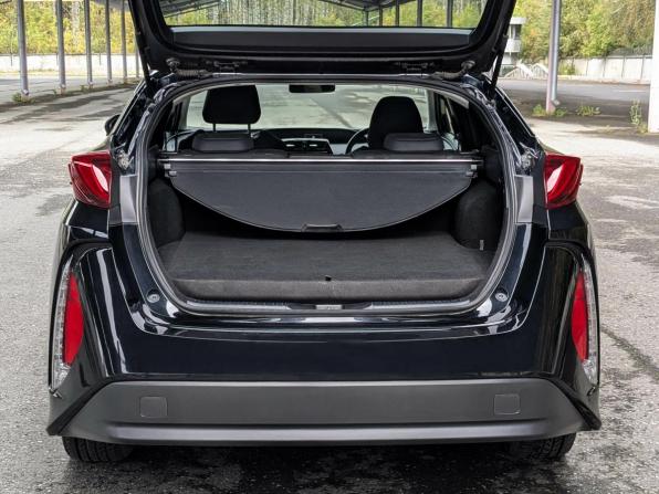 Toyota Prius IV (XW50) с пробегом 2017 года, цена 1 894 900 рублей, 136000 км, лифтбек, Автокод Объявления