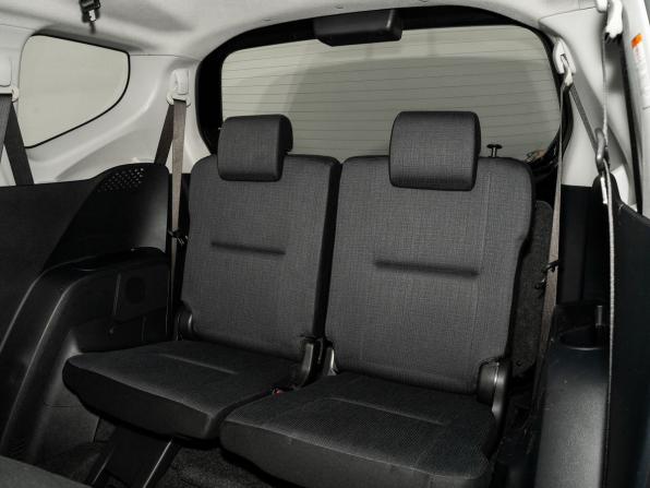 Toyota Sienta II с пробегом 2015 года, цена 1 325 000 рублей, 131211 км, компактвэн, Автокод Объявления