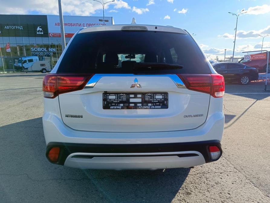 Mitsubishi Outlander III Рестайлинг 2 Тюмень  - изображение 6