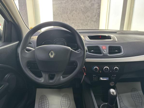 Renault Fluence I Рестайлинг с пробегом 2014 года, цена 935 000 рублей, 61086 км, седан, Автокод Объявления