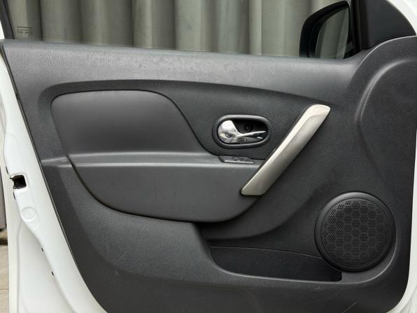 Renault Logan II с пробегом 2015 года, цена 549 000 рублей, 256322 км, седан, Автокод Объявления