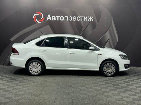 Volkswagen Polo V Рестайлинг с пробегом 2018 года, цена 999 000 рублей, 189904 км, седан, Автокод Объявления