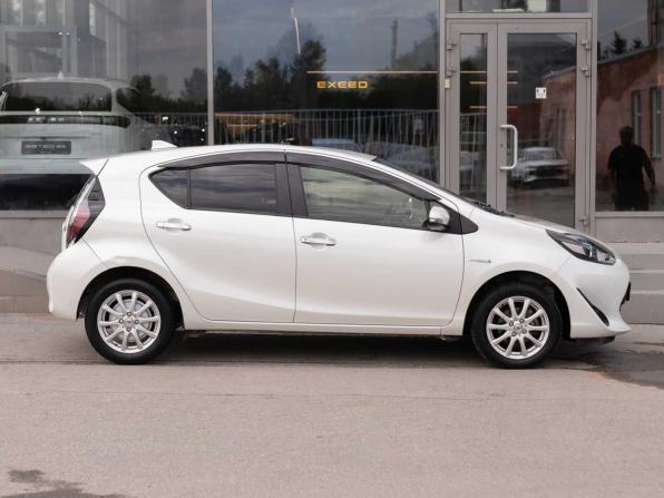 Toyota Aqua I Рестайлинг 2 с пробегом 2018 года, цена 1 015 000 рублей, 140598 км, хэтчбек, Автокод Объявления