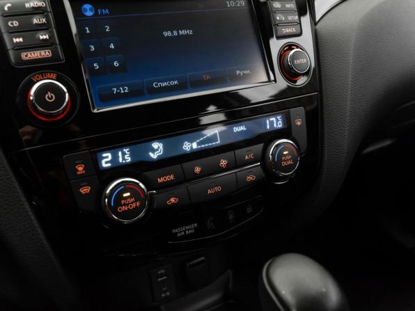 Nissan Qashqai II с пробегом 2018 года, цена 1 675 000 рублей, 123196 км, внедорожник, Автокод Объявления