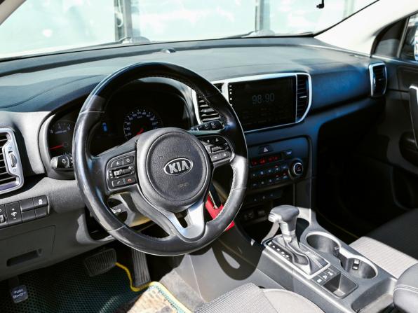 Kia Sportage IV Рестайлинг с пробегом 2018 года, цена 2 299 000 рублей, 68000 км, внедорожник, Автокод Объявления