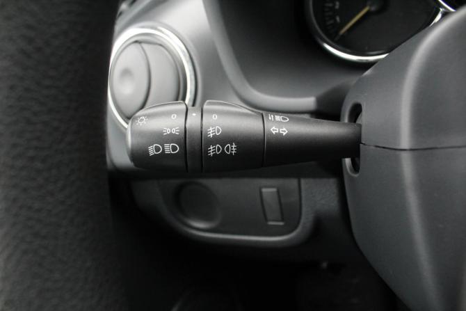 Renault Sandero II с пробегом 2015 года, цена 825 000 рублей, 142860 км, хэтчбек, Автокод Объявления