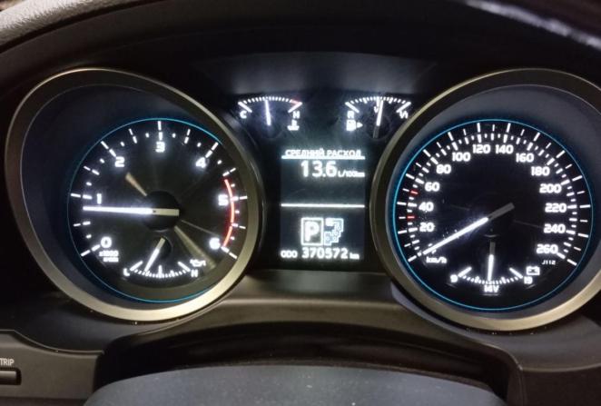 Toyota Land Cruiser 200 Series Рестайлинг 1 с пробегом 2015 года, цена 3 505 000 рублей, 370572 км, внедорожник, Автокод Объявления