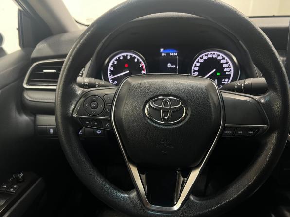 Toyota Camry VIII (XV70) Рестайлинг с пробегом 2021 года, цена 2 950 000 рублей, 60000 км, седан, Автокод Объявления