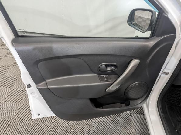 Renault Logan II Рестайлинг с пробегом 2022 года, цена 1 030 000 рублей, 133425 км, седан, Автокод Объявления