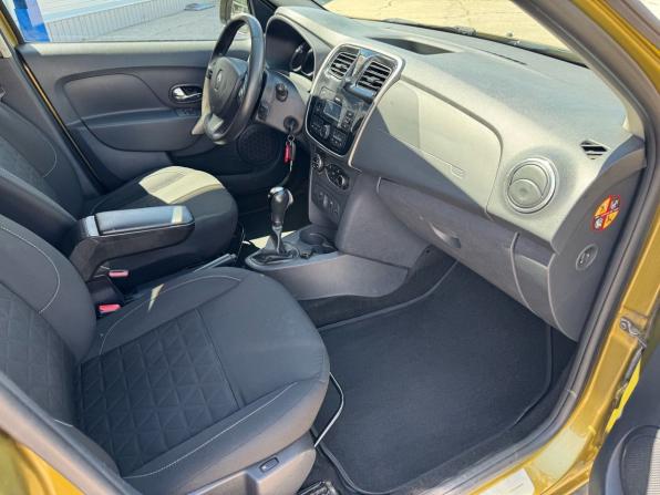 Renault Sandero II с пробегом 2017 года, цена 989 900 рублей, 131820 км, хэтчбек, Автокод Объявления