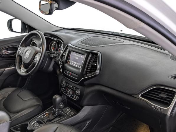 Jeep Cherokee V (KL) Рестайлинг с пробегом 2018 года, цена 2 400 000 рублей, 101850 км, внедорожник, Автокод Объявления
