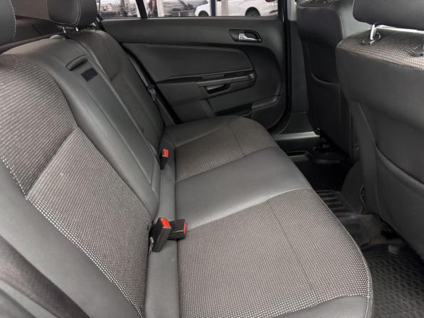 Opel Astra H Рестайлинг с пробегом 2012 года, цена 695 000 рублей, 140094 км, седан, Автокод Объявления