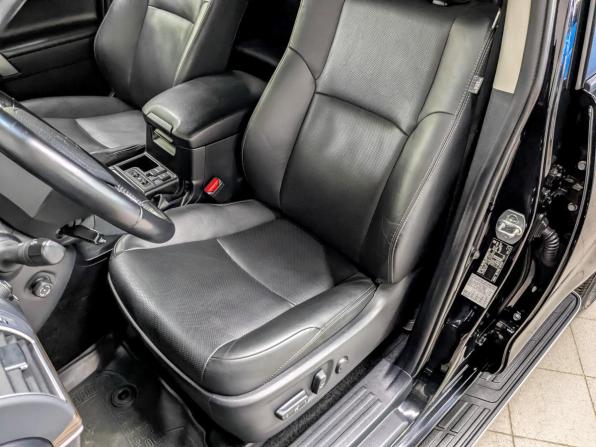 Toyota Land Cruiser Prado 150 Series Рестайлинг 2 с пробегом 2022 года, цена 7 300 000 рублей, 68165 км, внедорожник, Автокод Объявления
