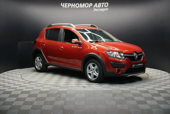 Renault Sandero II с пробегом 2015 года, цена 988 000 рублей, 77000 км, хэтчбек, Автокод Объявления