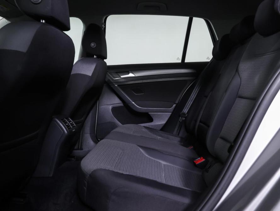 Volkswagen Golf VII Рестайлинг Москва  - изображение 11
