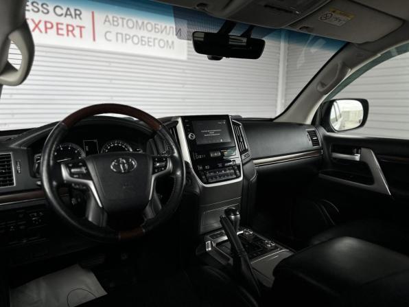 Toyota Land Cruiser 200 Series Рестайлинг 2 с пробегом 2017 года, цена 6 195 000 рублей, 165124 км, внедорожник, Автокод Объявления