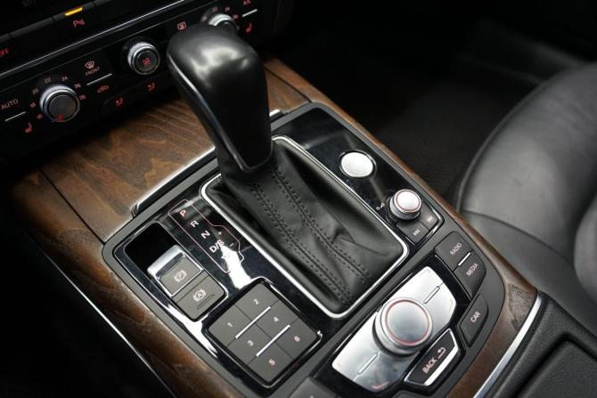 Audi A6 IV (C7) Рестайлинг с пробегом 2015 года, цена 2 445 000 рублей, 145000 км, седан, Автокод Объявления