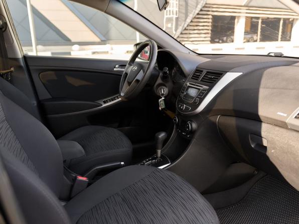 Hyundai Solaris I Рестайлинг с пробегом 2016 года, цена 1 039 000 рублей, 131583 км, седан, Автокод Объявления