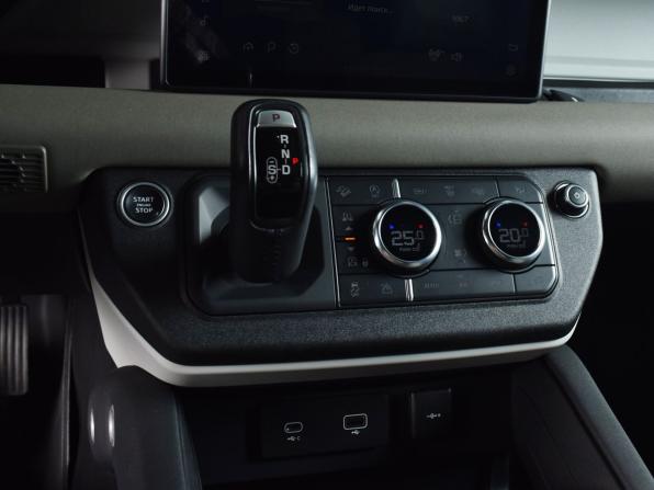 Land Rover Defender II с пробегом 2021 года, цена 4 999 995 рублей, 131041 км, внедорожник, Автокод Объявления