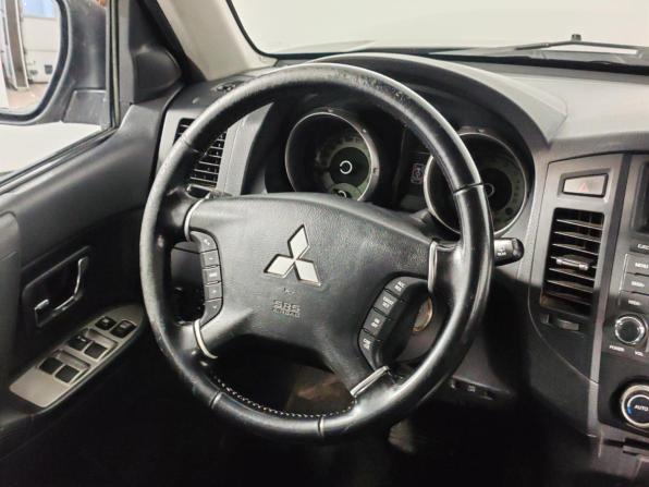 Mitsubishi Pajero IV с пробегом 2010 года, цена 1 799 000 рублей, 276179 км, внедорожник, Автокод Объявления