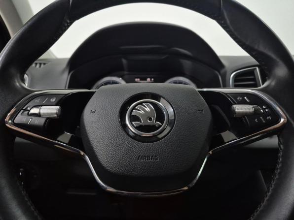 Skoda Karoq I с пробегом 2021 года, цена 2 390 000 рублей, 72957 км, внедорожник, Автокод Объявления