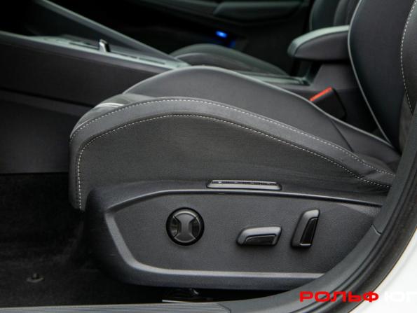 Volkswagen Golf VIII с пробегом 2022 года, цена 2 498 000 рублей, 60549 км, хэтчбек, Автокод Объявления