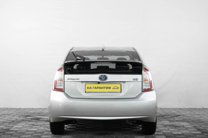 Toyota Prius III Рестайлинг (XW30) с пробегом 2012 года, цена 1 049 000 рублей, 187000 км, лифтбек, Автокод Объявления