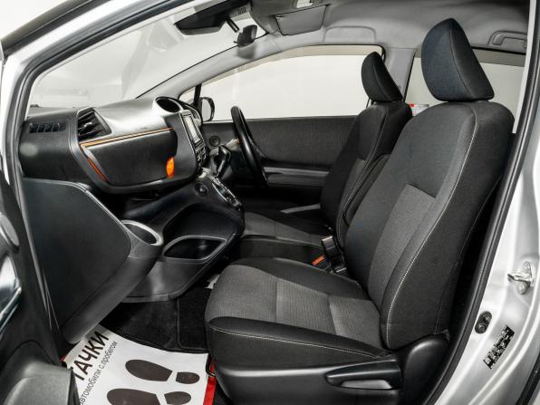 Toyota Sienta II Рестайлинг с пробегом 2018 года, цена 1 349 500 рублей, 128303 км, компактвэн, Автокод Объявления