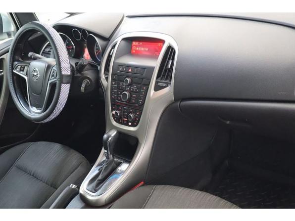 Opel Astra J с пробегом 2010 года, цена 678 000 рублей, 120046 км, хэтчбек, Автокод Объявления