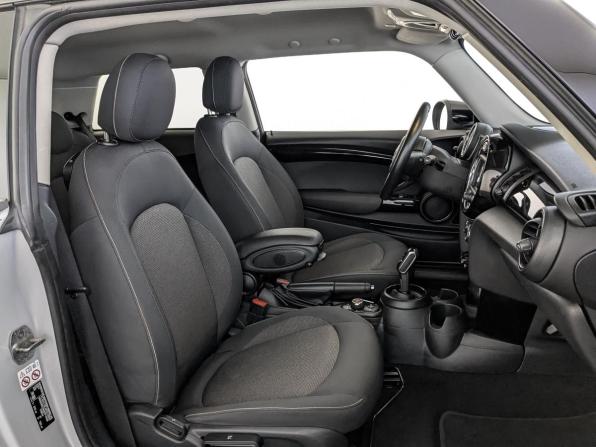 Mini Hatch III (F55/F56) Рестайлинг с пробегом 2020 года, цена 1 755 000 рублей, 94500 км, хэтчбек, Автокод Объявления