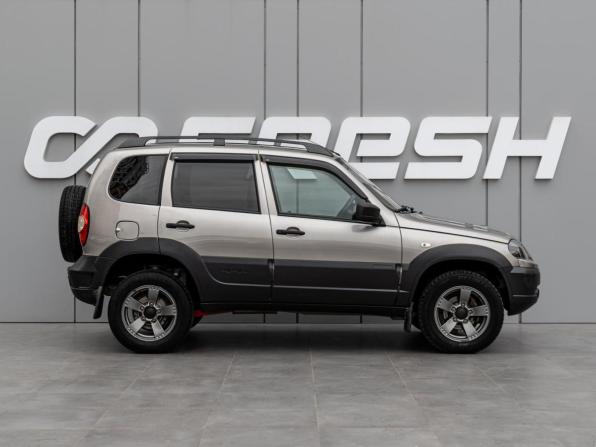 Chevrolet Niva I Рестайлинг с пробегом 2019 года, цена 865 000 рублей, 104297 км, внедорожник, Автокод Объявления