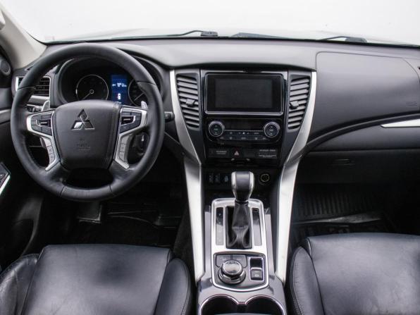 Mitsubishi Pajero Sport III с пробегом 2018 года, цена 3 095 000 рублей, 145399 км, внедорожник, Автокод Объявления