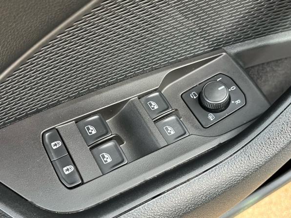 Skoda Octavia IV (A8) с пробегом 2021 года, цена 2 350 000 рублей, 57041 км, лифтбек, Автокод Объявления