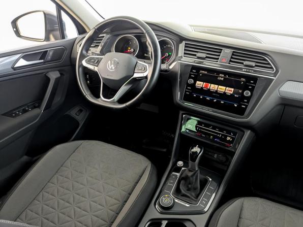 Volkswagen Tiguan II Рестайлинг с пробегом 2021 года, цена 3 650 000 рублей, 62212 км, внедорожник, Автокод Объявления
