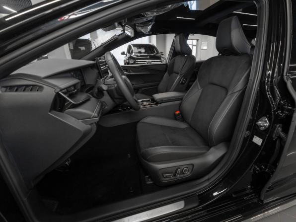Toyota Camry IX (XV80) China Market с пробегом 2025 года, цена 4 050 000 рублей, 32 км, седан, Автокод Объявления